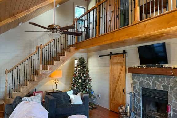 Belvoir of Lake Trenton | 1 bedroom | 1 bathroom - Image 1