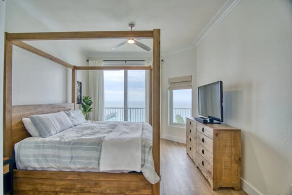 Beachfront 3 Bed/3 Bath Condo - Summerwinds Resort